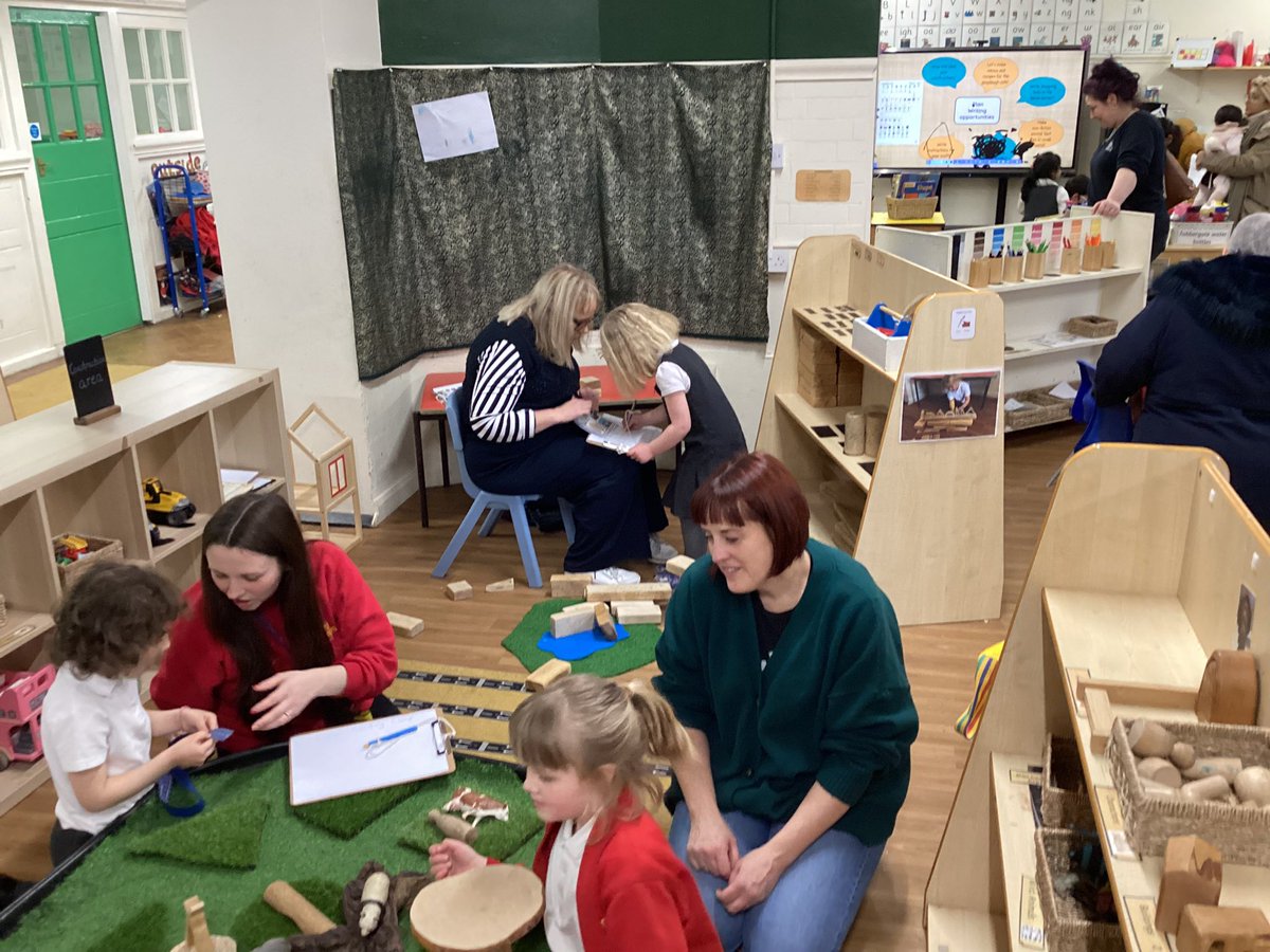 Reception enjoying a busy parent stay and play inspire session! <a href="/HaxbyRoad/">Haxby Road Academy</a> <a href="/MrsC_017/">Mrs Chambers</a>