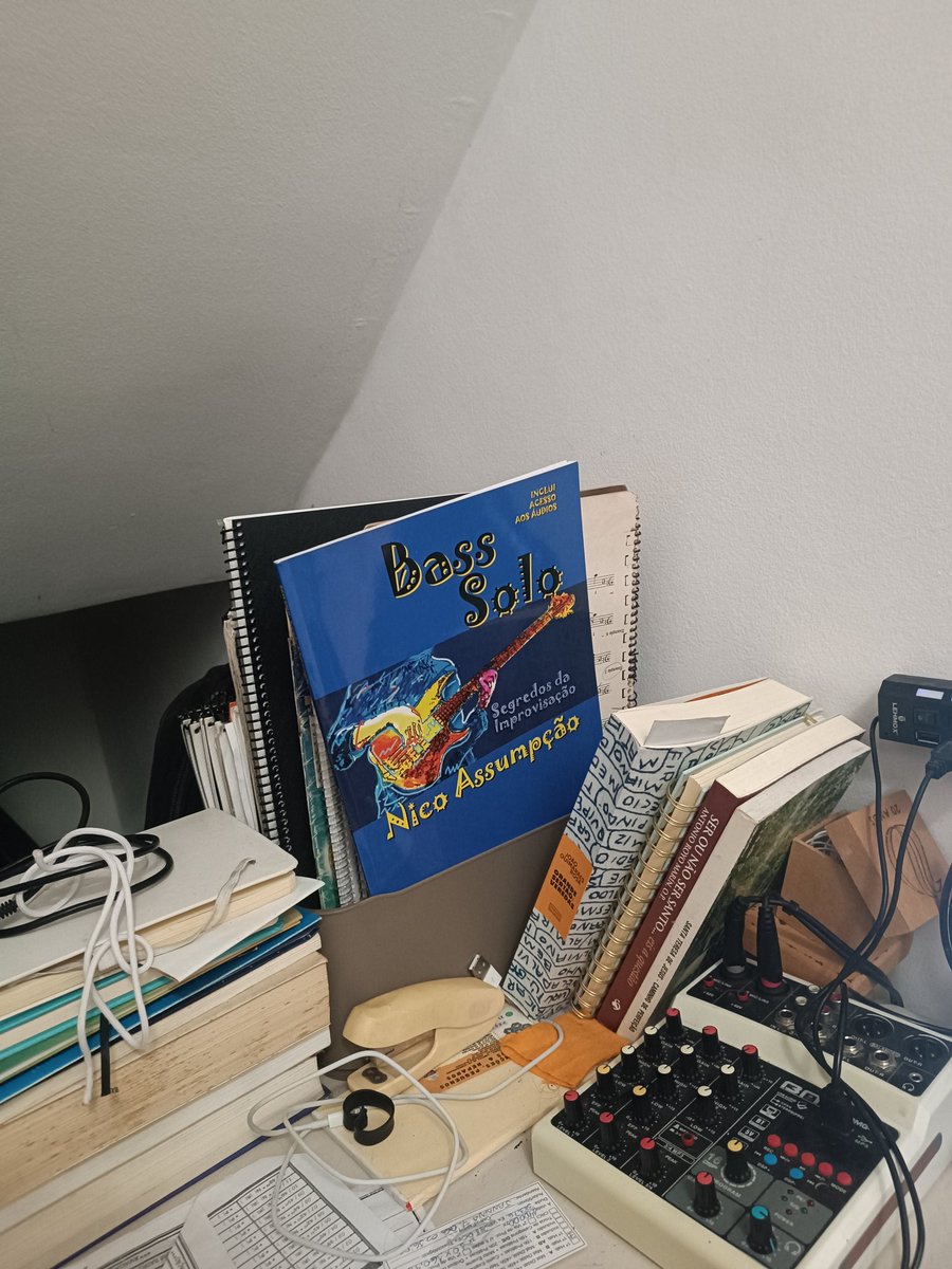 Adeilsoncasilva's tweet photo. O livro que mudou a minha vida e me ajudou a entrar no mestrado. https://t.co/lXYwIhrwXo