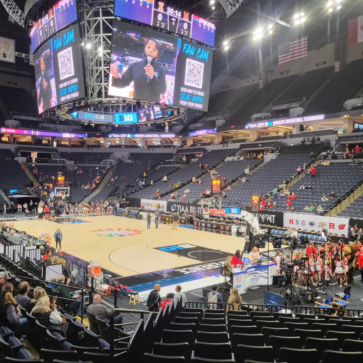 EricHancock1280's tweet photo. Hanging at @TargetCenterMN for the day for the Big 10 Girls Basketball Tournament! Warming up is Maryland @umdartprogram VS Illinois @UniversityofIl 
@NCAA @KOWZFM @voiceofohs @WeisbrodJon #NCAAWBB #target #basketball #espn https://t.co/IoHmFLqiHb