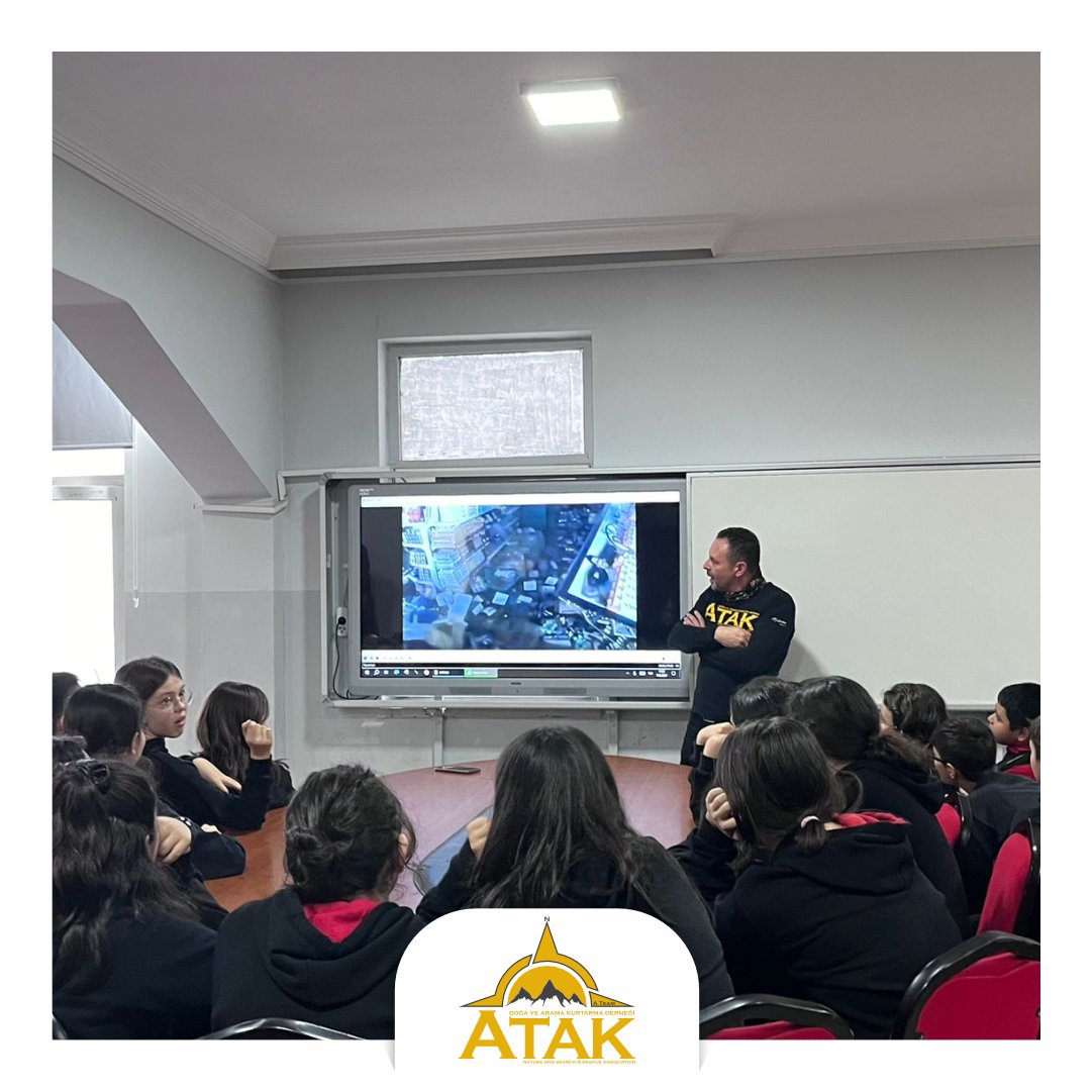 atakdak28's tweet photo. Mehmet Akif Ersoy Ortaokulu öğrenci ve personeline, derneğimiz tarafından afet bilinçlendirme semineri verilmiştir.
@icisleristi @tcicisleri 

#afetbilinçlendirme #afed #deprem https://t.co/d6p7mE4ZpP
