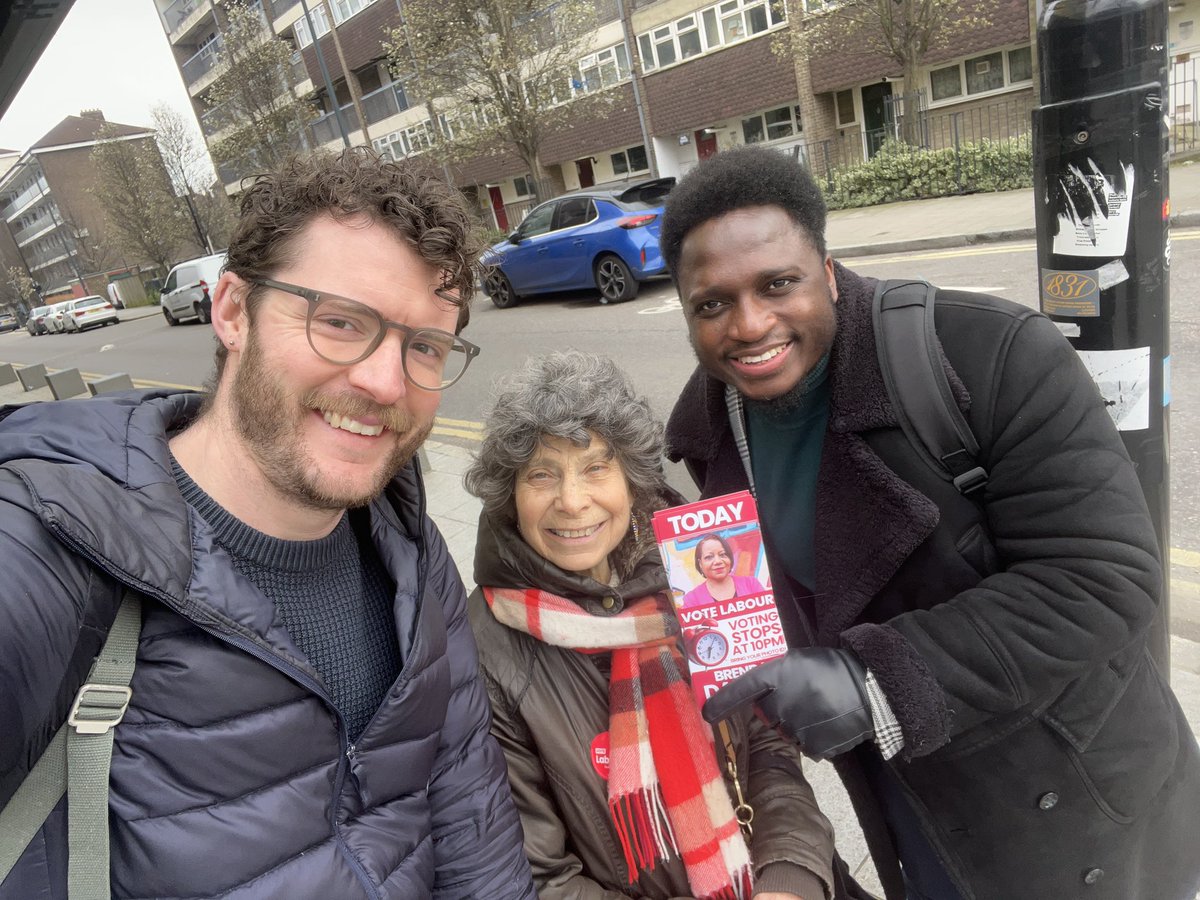 Pleasant time getting out the vote for the brilliant @Brenda_Dacres to be Lewisham’s next Mayor @lewishamlabour, positive response on the doorsteps. Voting closes at 10pm tonight and bring your photo ID. #VoteLabour