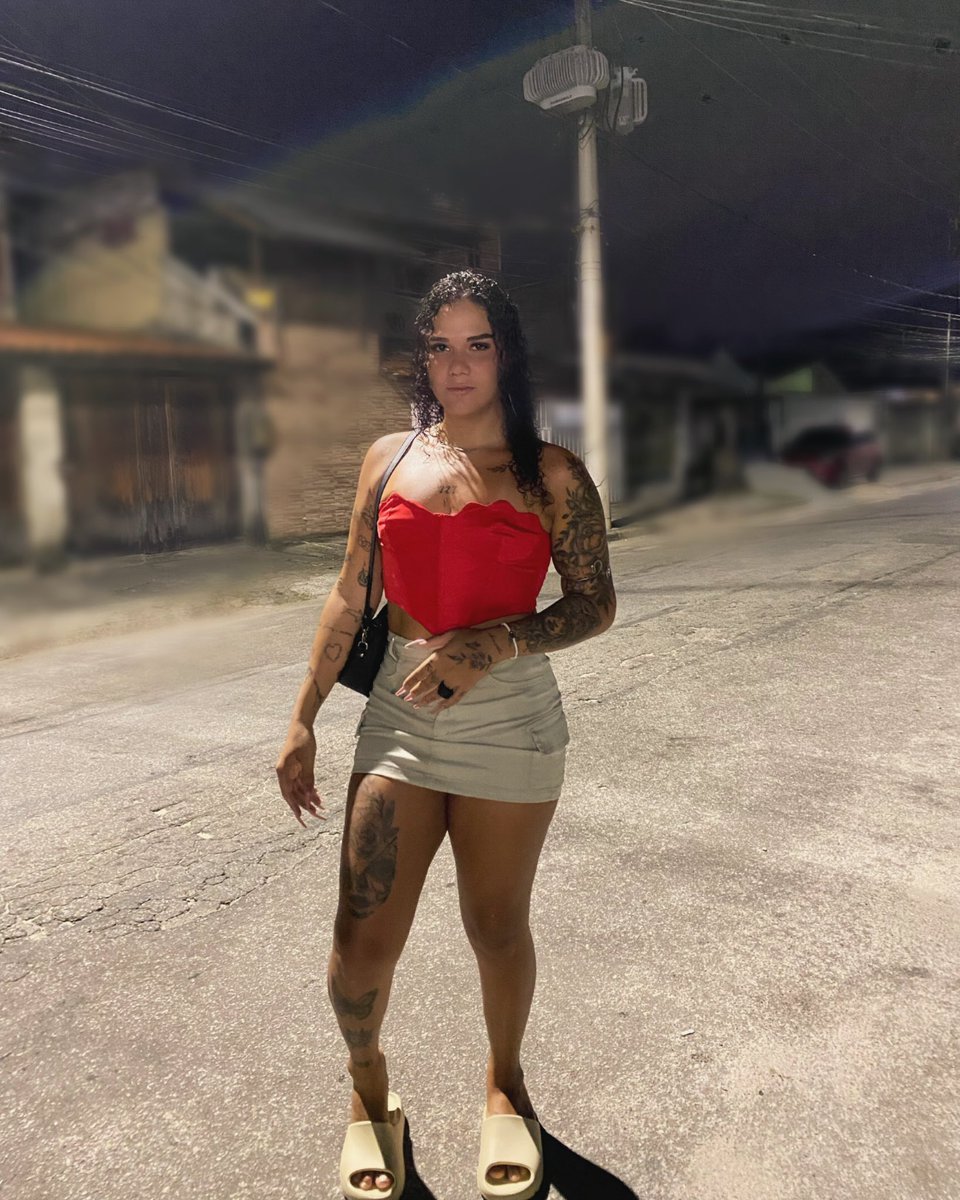 Lohanyl19's tweet photo. Que eu saiba com sabedoria aproveitar mais um ano de vida. Parabéns pra mim, 23 da bitch! ❤️🥳🎈 #HapBirthday https://t.co/Xna7GdL08V