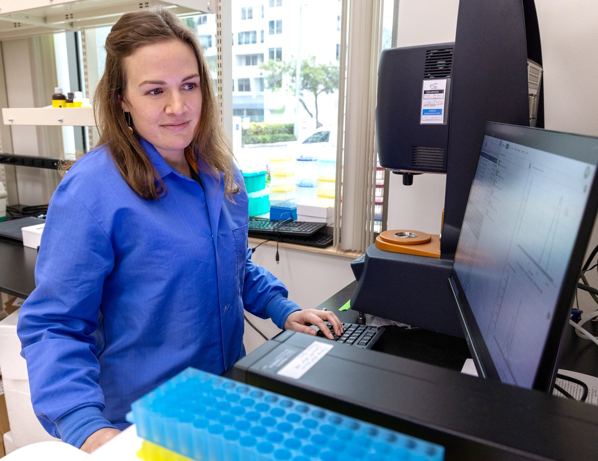 Dr. Courtney Dumont, from UM Biomedical Engineering and The Miami Project, leads NeuSTEM group conducting groundbreaking research. She received the prestigious NSF's CAREER award. Read more here bit.ly/4c5m8SQ #UniversityofMiami #NeuroscienceResearch @umiamimedicine