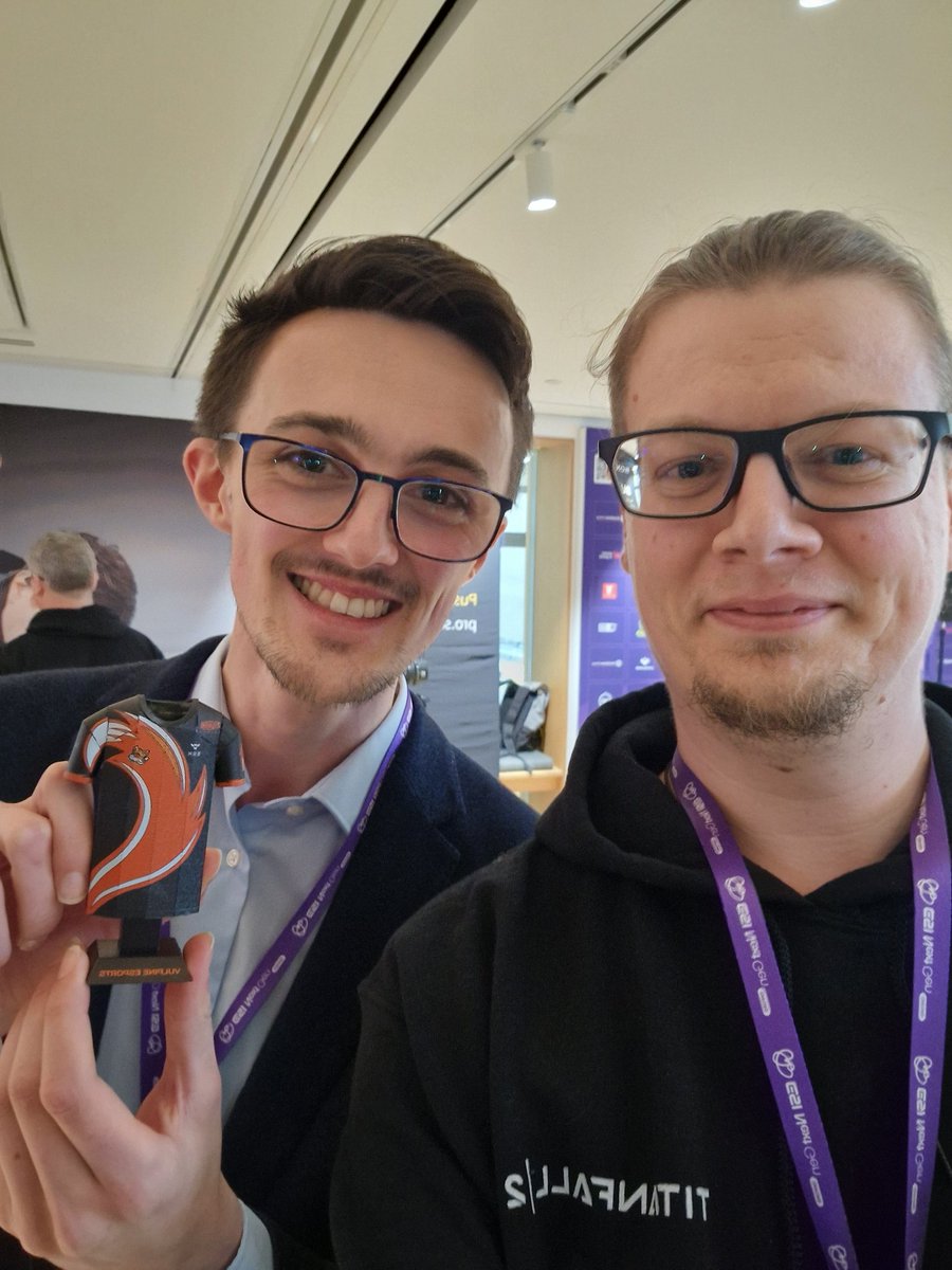 TheFinalTilt's tweet photo. Both @Lizzie_Squires & I are back home safely. We had an AMAZING time @ #ESINextGen thank you to @esportsinsider for inviting me.
Saw some familiar faces & met some new faces! @NathanEdmonds Chris Sword of @viperioesports https://t.co/qzJjKREITm