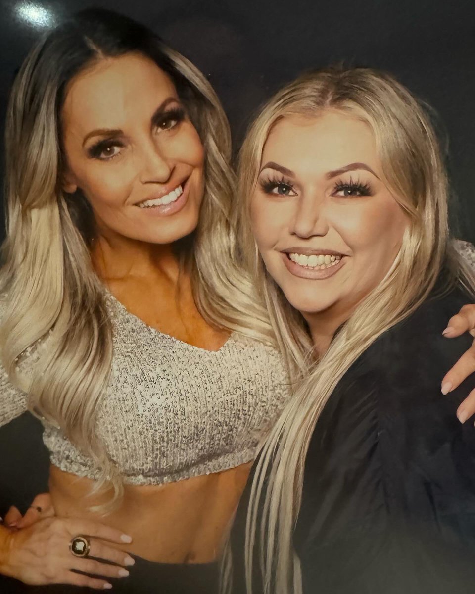 trishstratuscom tweet picture