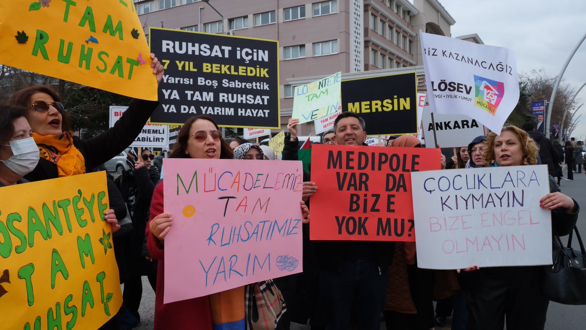 losev1998's tweet photo. Milyonlar olup yine geliriz. En büyük MÜCADELEYİ LÖSEMİYLE VERDİK #LösanteyeTamRuhsat https://t.co/rhv3K7bjtA