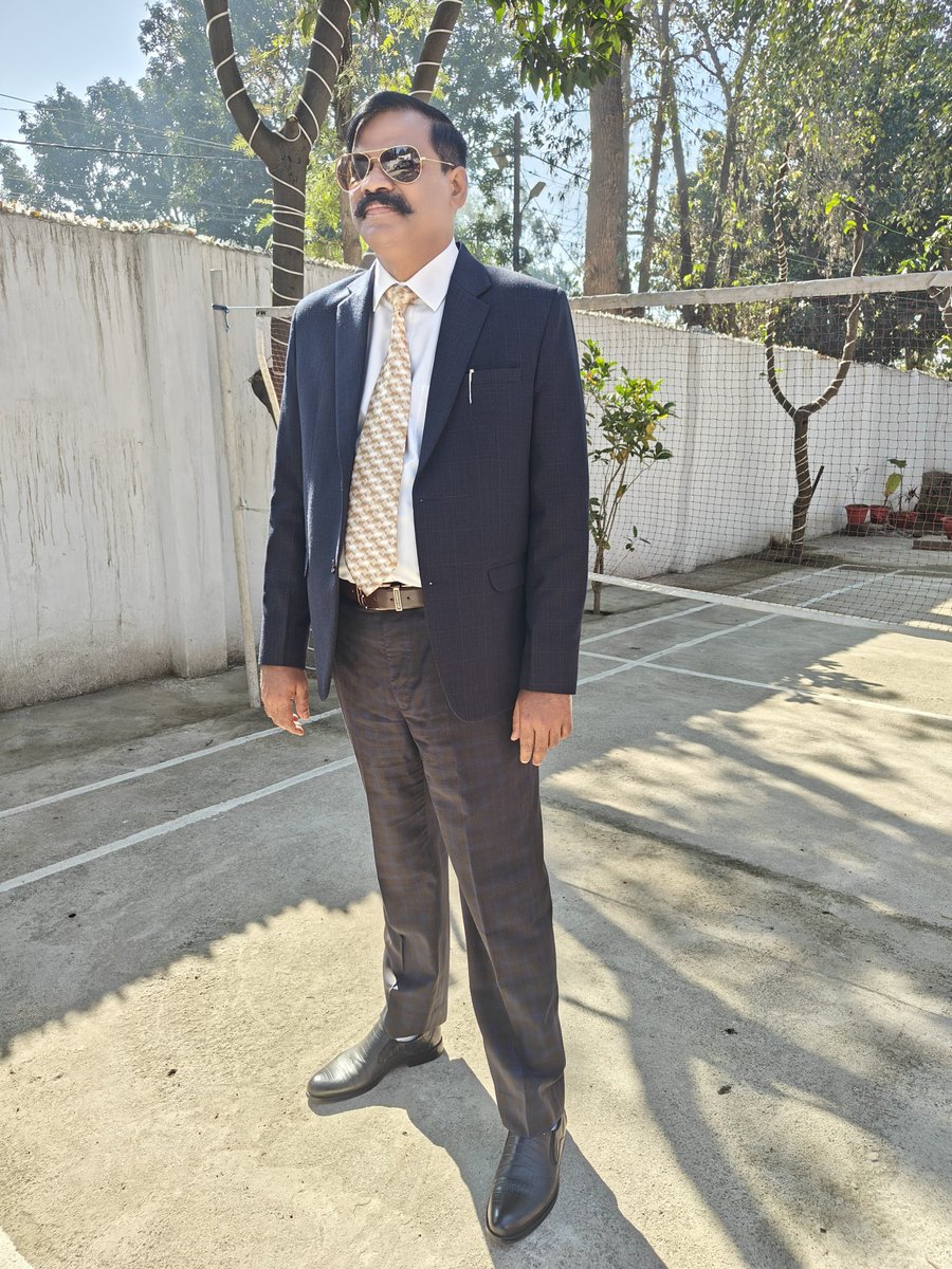 DiwakarJudge's tweet photo. हर हो जाती है जब मन लिया जाता है, जीत तब होती है जब ठान लिया जाता है l https://t.co/ZCWHtRN5vD