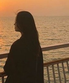 Kavya_Ras's tweet photo. जुदा हो के तुझे किधर जाऊं मैं
ये डर है न तन्हा बिखर जाऊं मैं
सबब पूछते हैं भटकने का लोग
कोई मुंतज़र हो तो घर जाऊं मैं
क़दम बढ़ रहे हैं इसी आस पर
सदा दे कोई तो ठहर जाऊं मैं।
#ग़ज़ाला_तबस्सुम
@GhazalaTabass16
#Bikhar #Shair https://t.co/kW5PMlyj5p