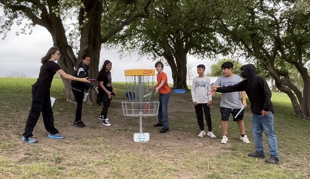 CCISD_HealthPE's tweet photo. It’s a great day for some disc golf at West Guth park! @HamlinMiddle 7th grade students enjoyed being introduced to a fun way to be physically active. #CCISDProud https://t.co/ib8SsnGKZH