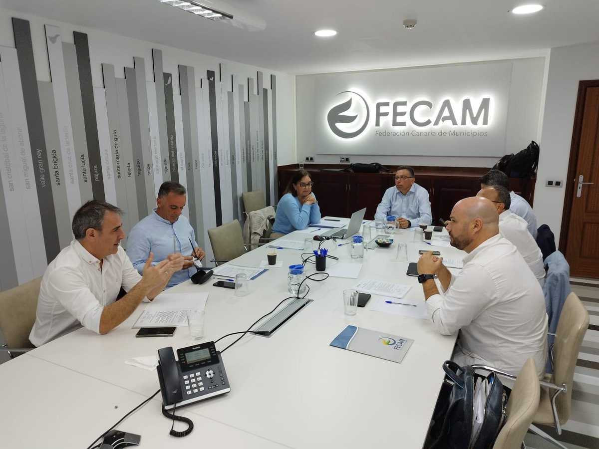 fecam_oficial's tweet photo. 📌 Este jueves se ha celebrado la primera reunión constitutiva de la Comisión de Administración Pública y Seguridad de la FECAM para el mandato 2023-2027, presidida por el alcalde de @valsequillogc, Francisco Atta (@FranciscoAtta) https://t.co/7VRVWTFXMw