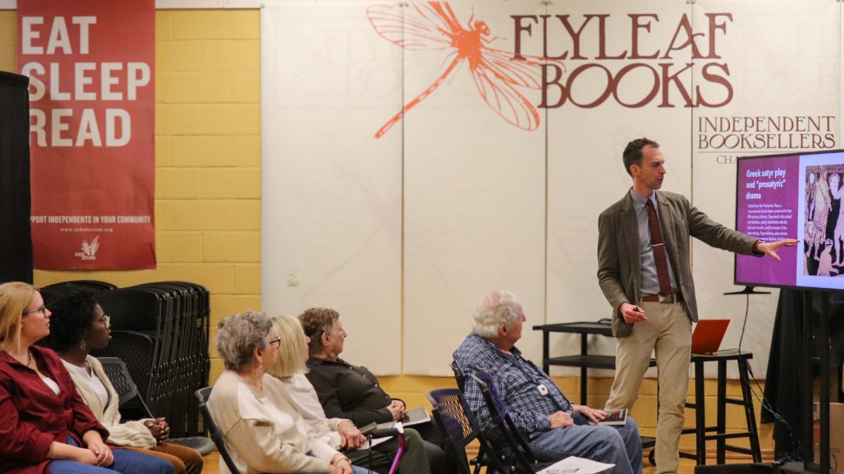 theparrcenter's tweet photo. Don't miss #CoffeeWithAlcestis today at @WilsonLibUNC
https://t.co/DUQysNZ1Xe
Last wk community members & undergrads at @chpublib read #Alcestis together. Monday @AD_Classics gave a talk on the tragedy's themes at @FlyleafBooks
A #UNCHumanities collab w/ @MusicAtUNC & Classics https://t.co/kZW8OdXR7G