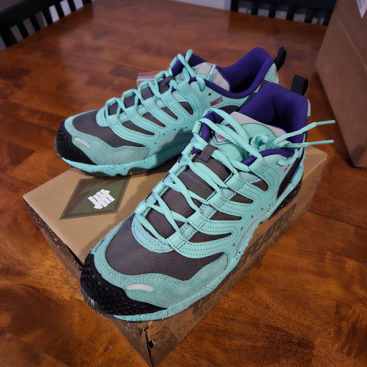 bojackr1's tweet photo. @snkr_twitr These are beautiful in hand https://t.co/T2uauznLfA