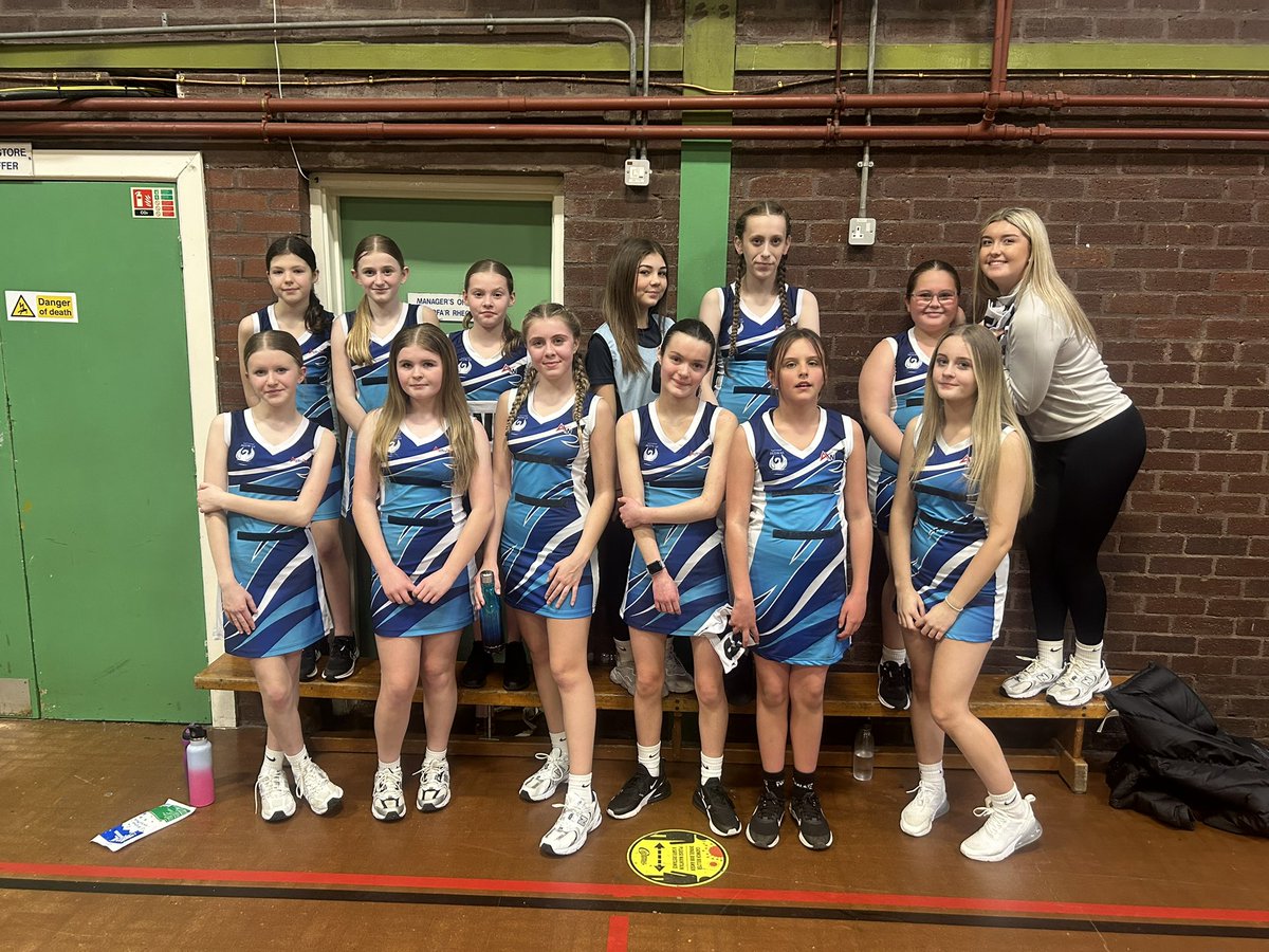 MissNicholas_PE's tweet photo. A weekly roundup of all our best bits in @BedwasPE:
1. Y8 girls- a lesson in the sunshine (finally!!!) ☀️
2. Y7 girls- first time on the 3G 🏉
3. Smiles all ‘round after a great performance at Lewis Girls 😁

Shoutout to Vienna (Y7) who was voted our POM 🏅
@bedwashighsch https://t.co/eTTYLIe9Tg