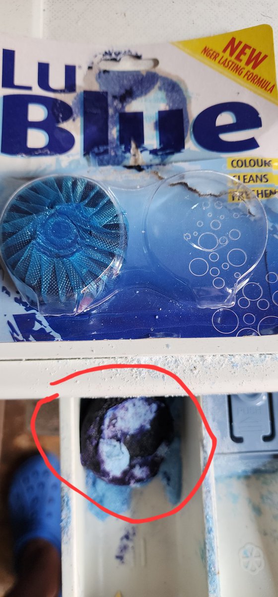 mannishwaata's tweet photo. I asked my wash lady why ALL my clothes have a blue tinge of late and she said 'it's the soap'

The soap 👇

(this is for toilets)
😓😓😓 https://t.co/sMeqq73j5w