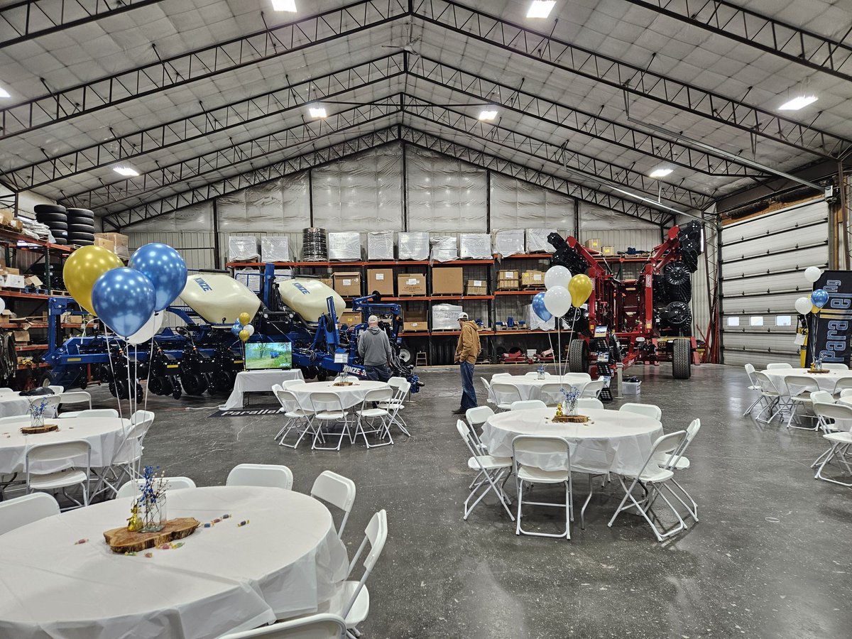 muellergreg's tweet photo. Open house today with Parallel Ag in Concordia, MO. Come see the Halo VRT in person @SalfordGroup https://t.co/GlegkEOrpu