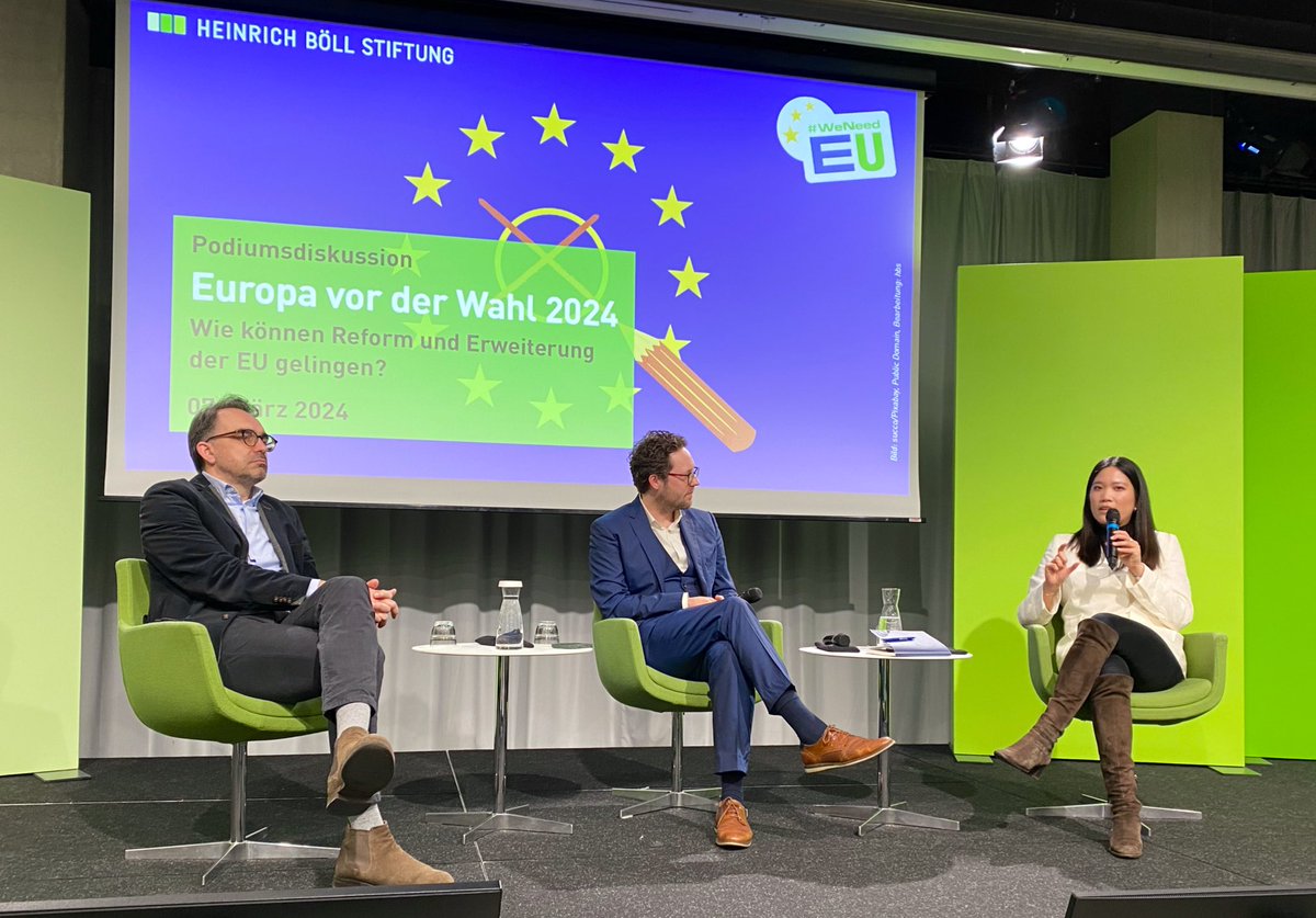 laura_endt's tweet photo. „Wie können wir rechtsstaatliche Prinzipien im EU-Erweiterungsprozess schützen?“- das ist die wichtigste Frage in Bezug auf Reform und Erweiterung der 🇪🇺 betont @onethuthree bei der ersten Podiumsdiskussion zur #Europawahl in der @BoellStiftung.

#WeNeedEU https://t.co/RUgeJCrN9r