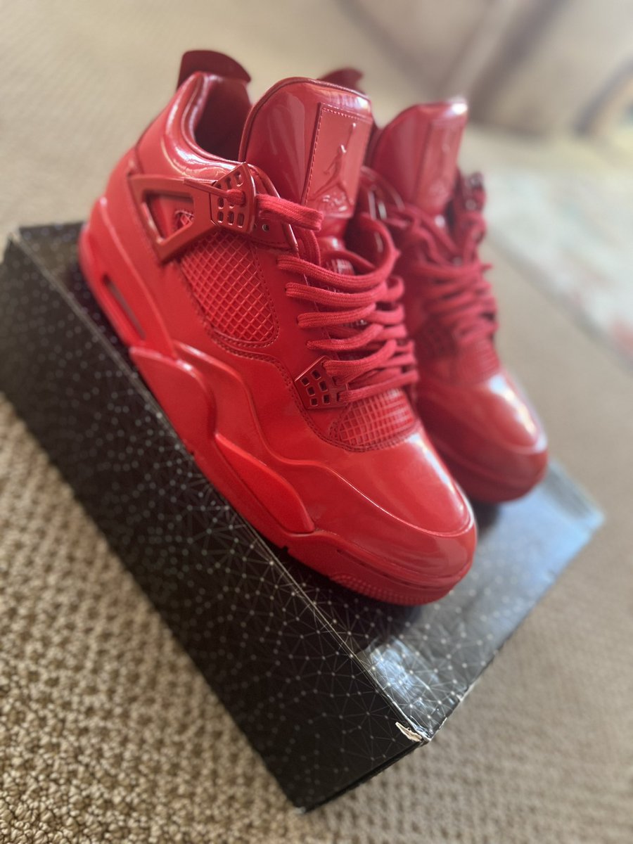 BroBroFRESH's tweet photo. Red my favorite color; I had to have these.
#WearThemShoes #JordanJunkie #BroBroFRESH #11Lab4 https://t.co/ETzk7gVBwN