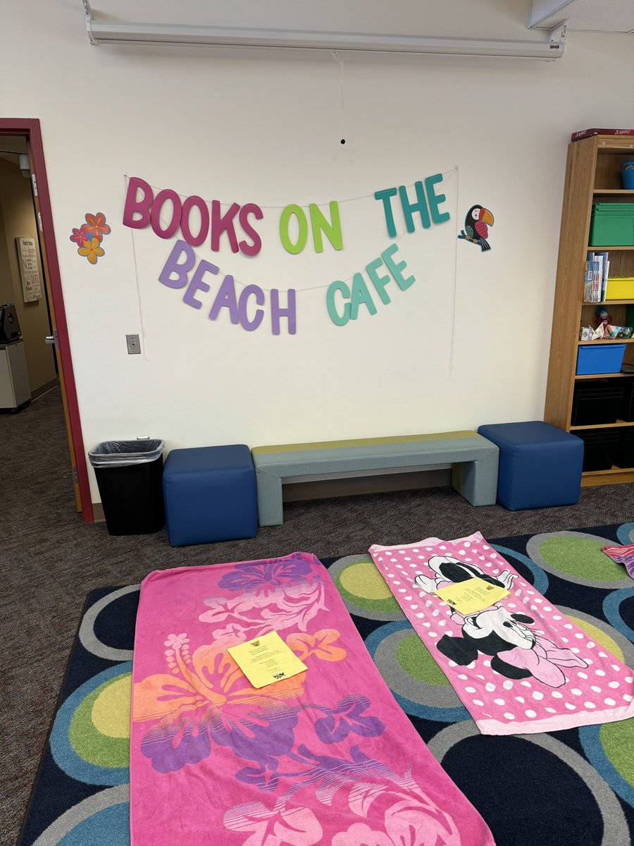 Read Across America Week at <a href="/SREFalcons/">Sunset Ridge Elem.</a> ! #ReadAcrossAmerica <a href="/bvschools/">Blue Valley Schools</a>