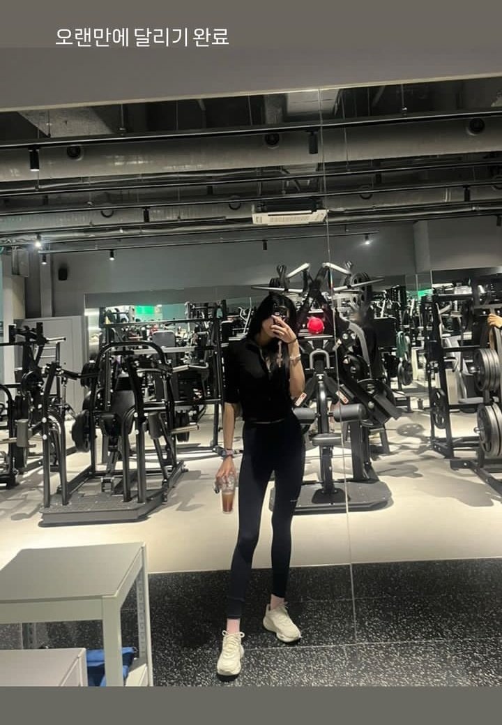 [IG Story] Atualização de aishabella_is:

"Terminei de correr depois de muito tempo"

#AISHA #아샤 #EVERGLOW
#에버글로우 <a href="/EVERGLOW_twt/">EVERGLOW(에버글로우)</a>