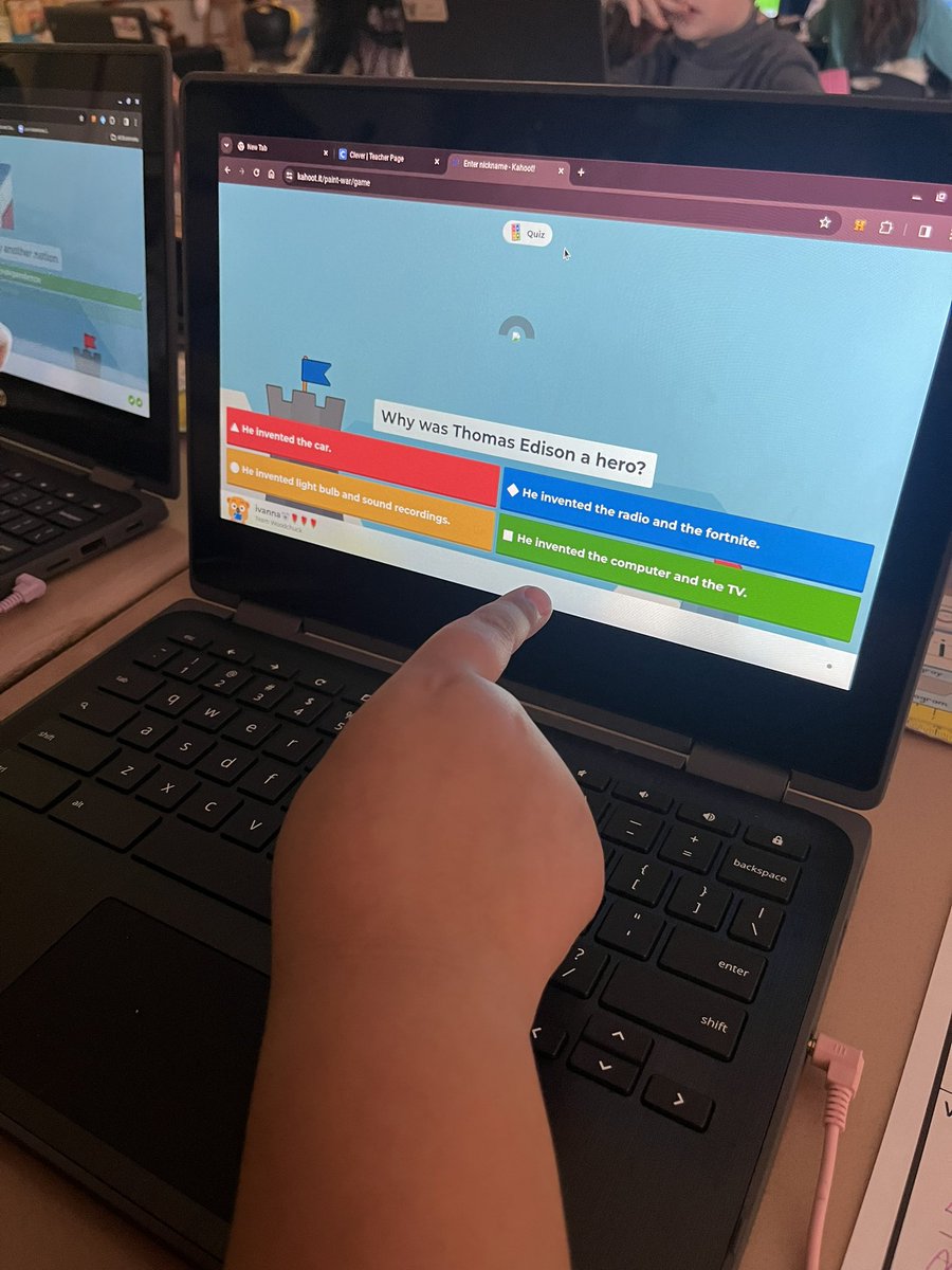 Garman_2ndSTARS's tweet image. Reviewing for our history test is extra fun when we use @Kahoot #teamchallenge mode @HanStElem. #hpsdawesome