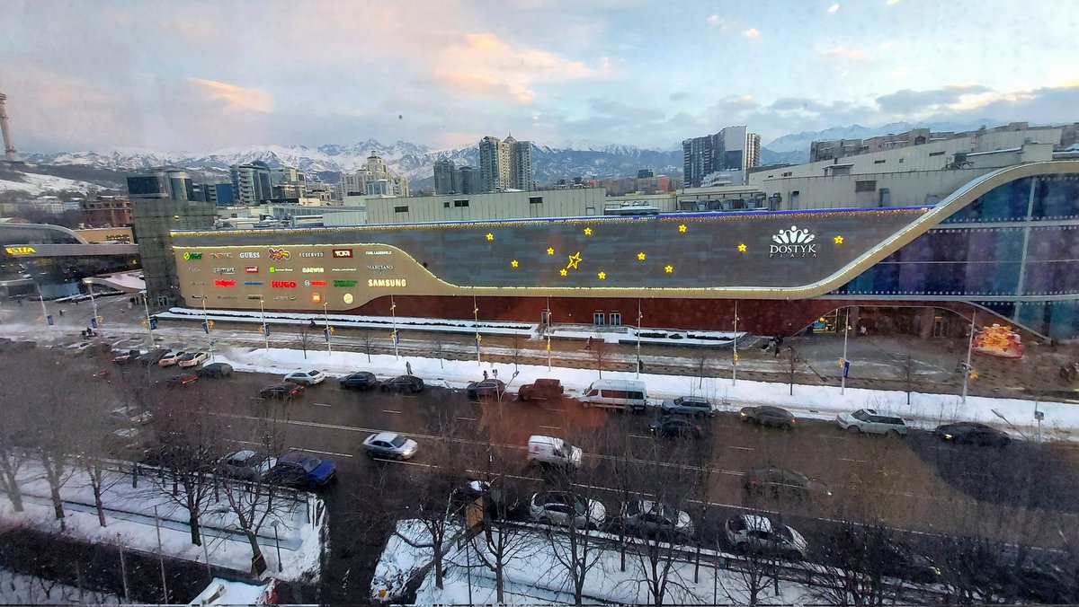 Рубрика "Ой түйін"
Кішкентай балаң болса, проблемаң да кішкентай
Ал балаларың өсіп үлкейгенде, проблемаң да Үлкен! 
.....
Алматы да үлкейіп ірі мегаполиске айналып бара жатыр. Проблемалары да үлкен.