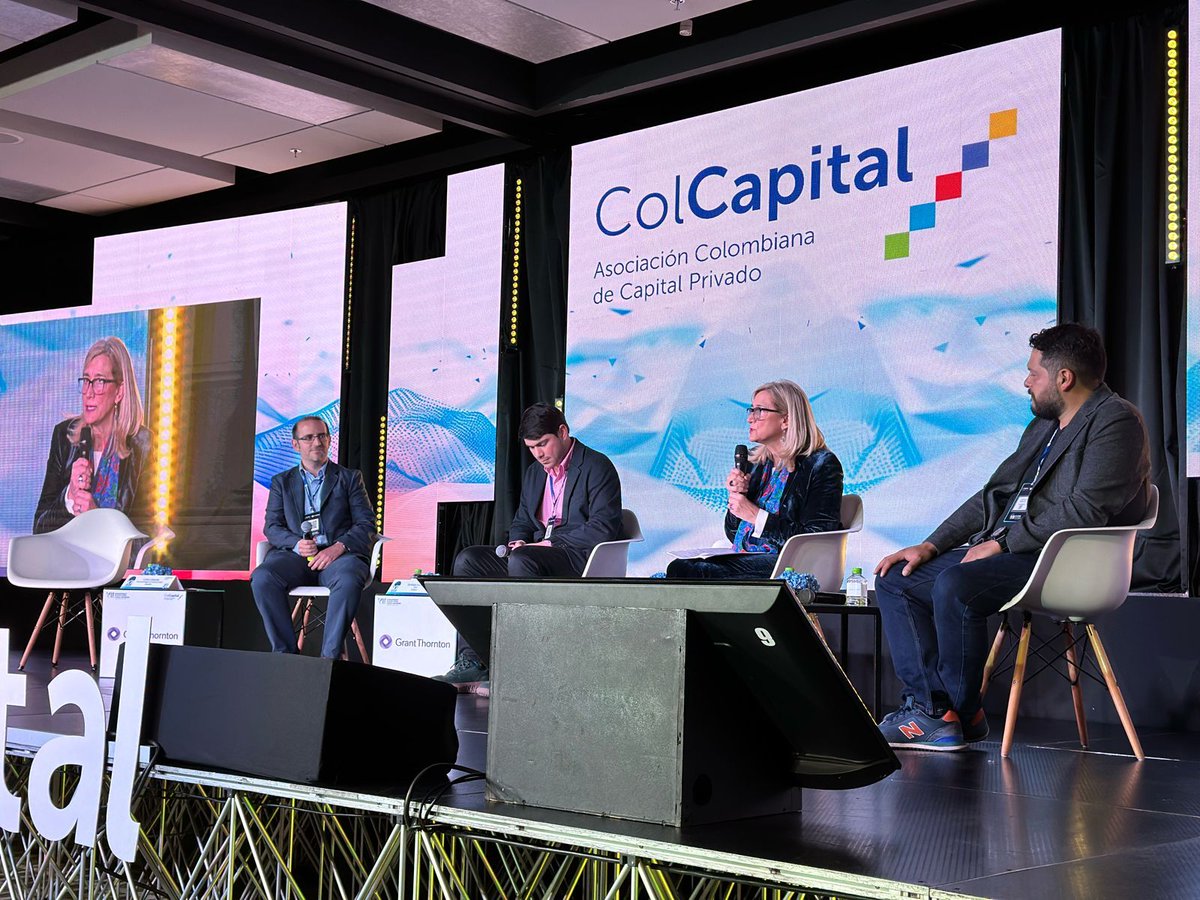 WeInvest4's tweet photo. 🇨🇴 WeInvesters presentes en el VII Congreso de Capital Privado y Capital Emprendedor por
@ColCapital_

🙋‍♀️ Nos enorgullece la presencia de nuestras WeInvesters @gaby_ruggeri y @paulabarrientos, y nuestra Cofundadora @RoblesSusanaro como speakers de este destacado Congreso. https://t.co/tMsVqrTYco