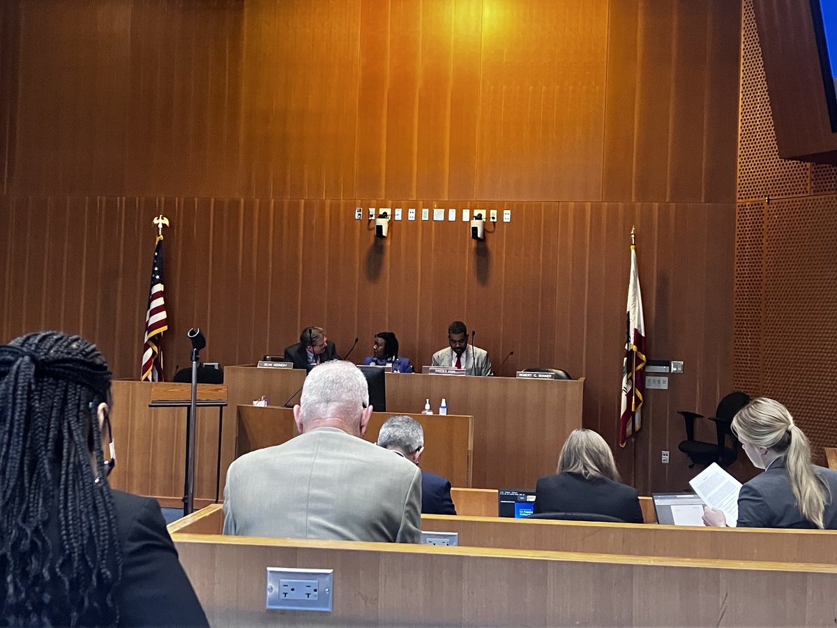 Hello hello 👋 I’m here at the Civilian Oversight Commission hearing on deputy gangs. Today former undersheriff murakami is expected to testify, and COC chair Sean Kennedy (left) has just informed everyone things will get started shortly… just “waiting on the witness.”