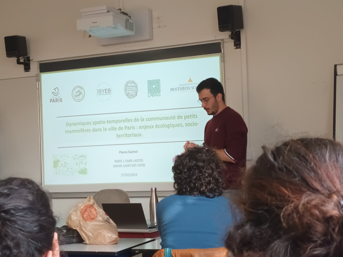 AudeLalis's tweet photo. Soutenance des étudiants du Master BIOTERRE LADYSS - Gestion et Perception de la biodiversité urbaine avec @pierre_scht #marycapon #ARMAGUEDON https://t.co/NJx1iufKfa
