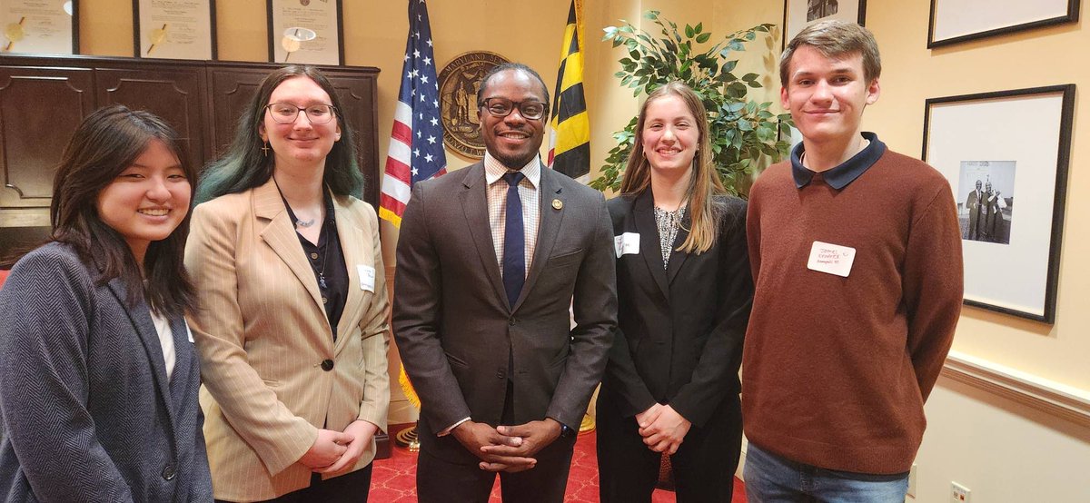 Empowering experience for our Annapolis High School AP US Government students as they visited the MD General Assembly on Monday! Meeting state representatives and advocating for causes close to their hearts ! 📚🏛️ #CivicEngagement <a href="/AACountySchools/">AACPS</a>