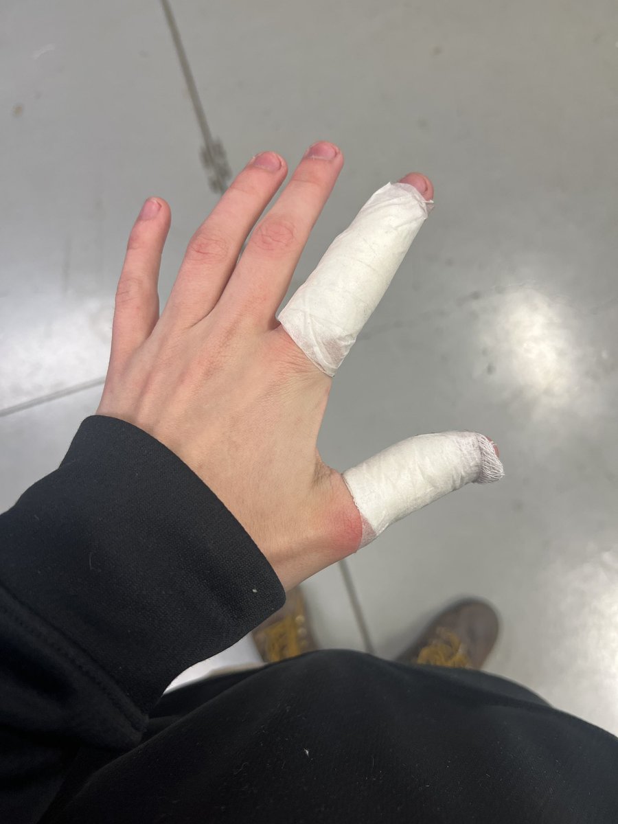 Rad1ostatic's tweet image. ria.⠀

So uh

Writing will be a little slower, not much but still slower