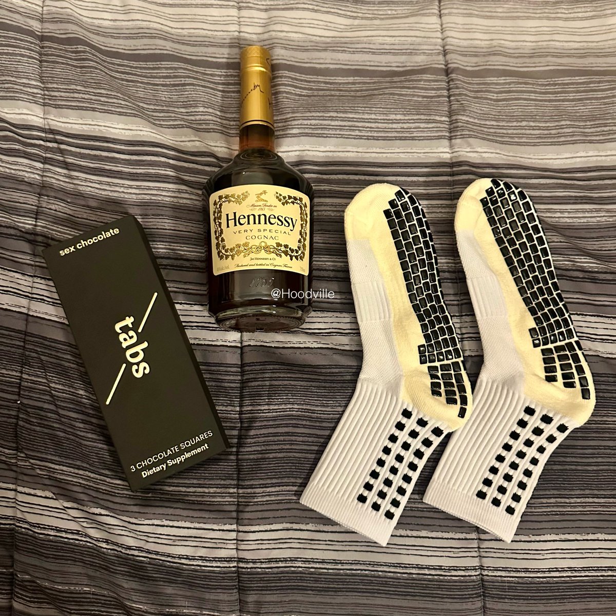 Hoodville_'s tweet photo. She don't stand a chance tonight https://t.co/LBc1wD65Wn