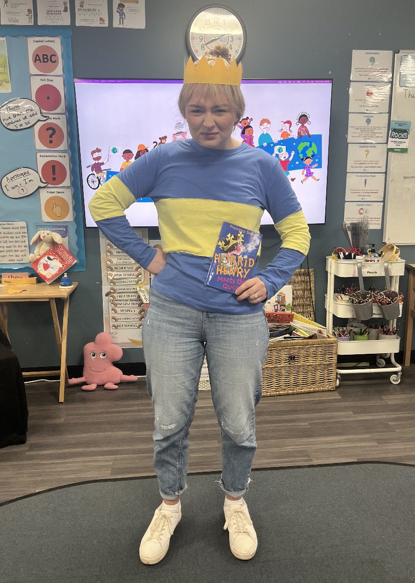 It’s world book day! 📚😆 one of our Beginning Teachers and her class dressed up as Lions 🦁 and another dressed up as Horrid Henry 👦🏻