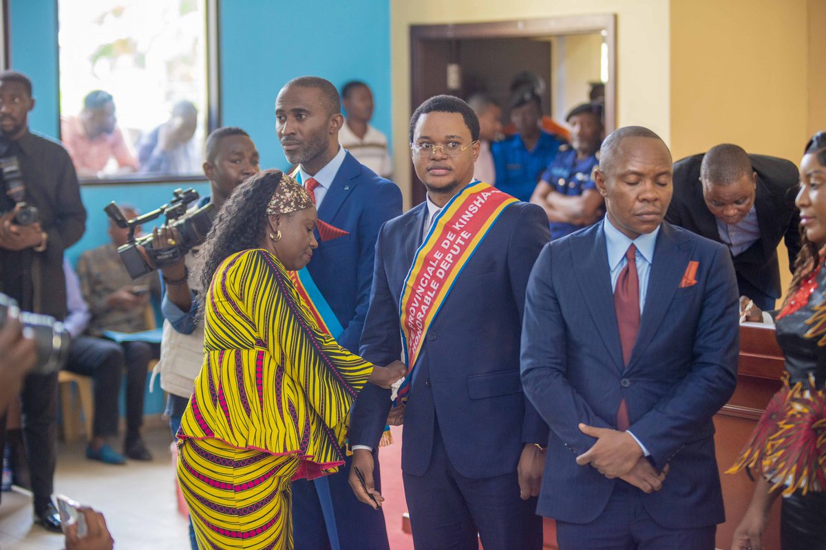 jaredpanzubbk's tweet photo. #RDC #Kinshasa : Ce jour marque le début de notre mandat de Député Provincial, mandat durant lequel nous allons travailler pour représenter les intérêts des Kinois et travailler pour la salubrité publique, la sécurité de proximité, la lutte contre la criminalité, la bonne gouvernance économique de notre province, et avec rigueur, nous allons nous investir pour un contrôle parlementaire rigoureux des actions de l’exécutif Provincial. 

Bandalungwa peut compter sur nous ❗️
Merci à Son Excellence @PatrickMuyaya pour la confiance 🙏