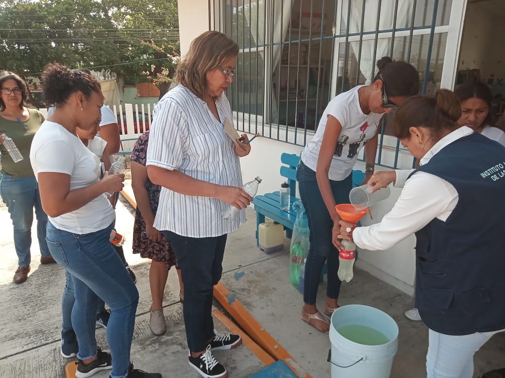 immuver02's tweet photo. Con el objetivo de ayudar a las mujeres con su empoderamiento económico seguimos con el “Taller Elaboración de Productos de Limpieza” 📷📷📷📷
Centro de Atención Múltiple No. 46.📷
¡Gracias a todas las personas que participaron! https://t.co/VJ4Cwl9J3o