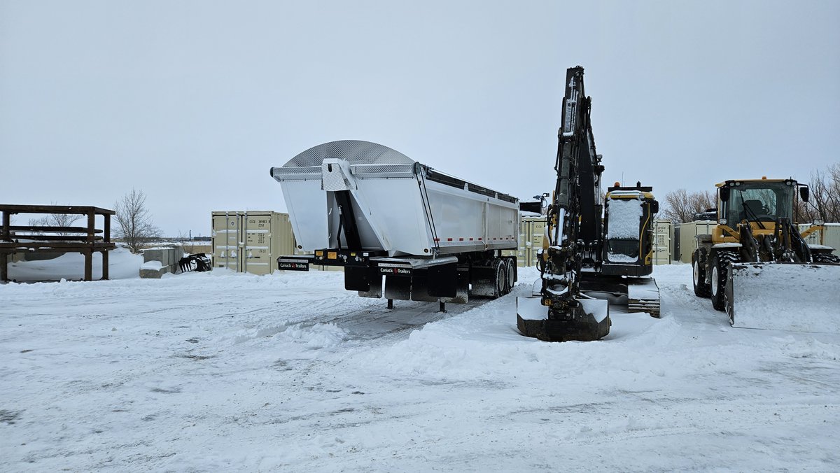 RichardWiebe204's tweet image. We would like to thank Ontrak on the purchase of 2 brand new Canuck Trailers R3 2800 tandem end dumps. #quereltrailers #enddump #canucktrailers #graveltrailer #haulmore