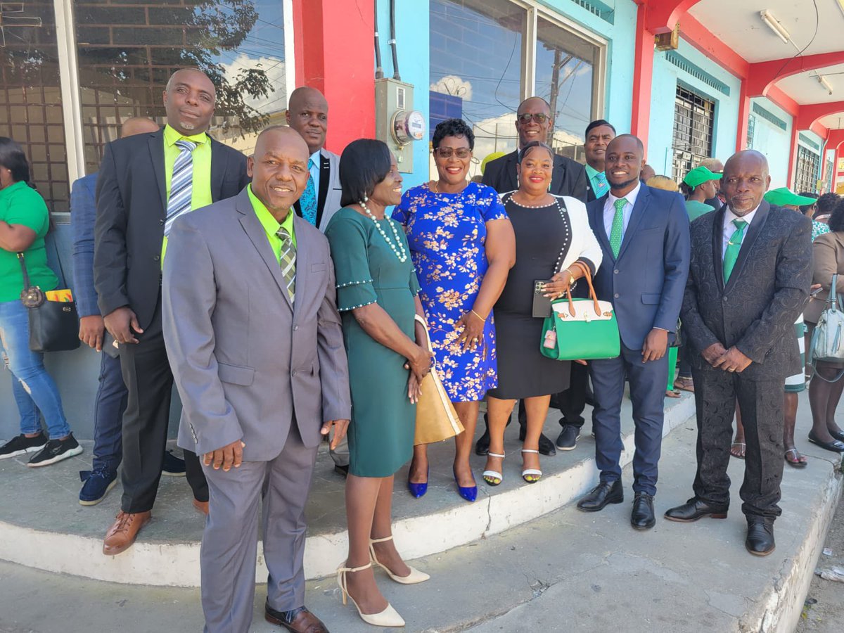 Today, the councillors for St. Catherine South Central were sworn in. While a joyous occasion, the work has just begun. We need to continue to build and work together to improve our communities. #AOW #JLP #Jamaica 🇯🇲