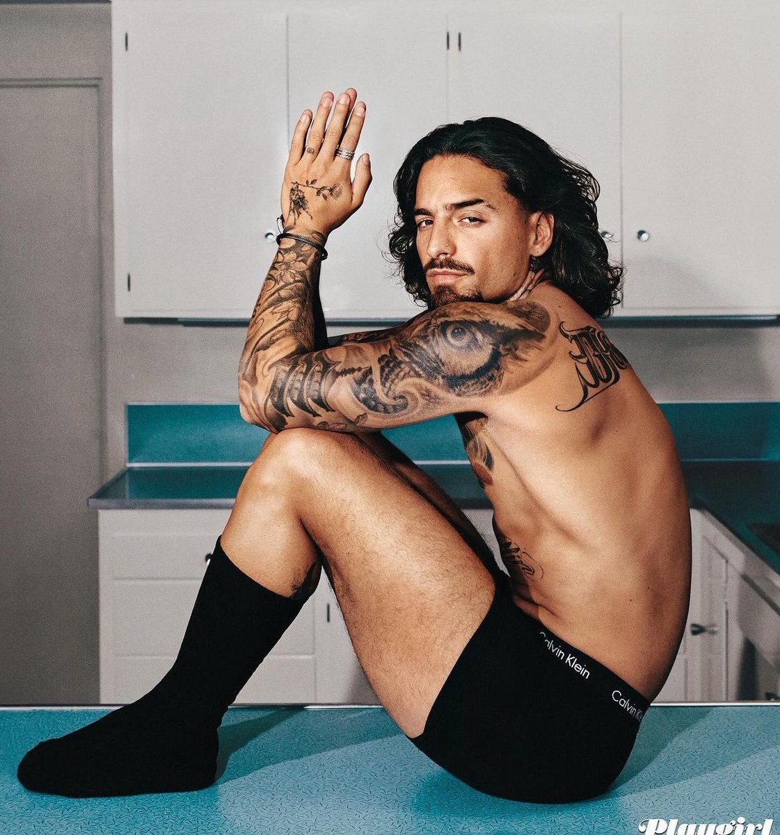 similuxy's tweet image. What do you think about guys that draw tattoos on their body? 

#malamjumat  #NINmodification
NYSC Lota chukwu Access bank First class Buju Davido Chioma Ayra Starr 
Femi