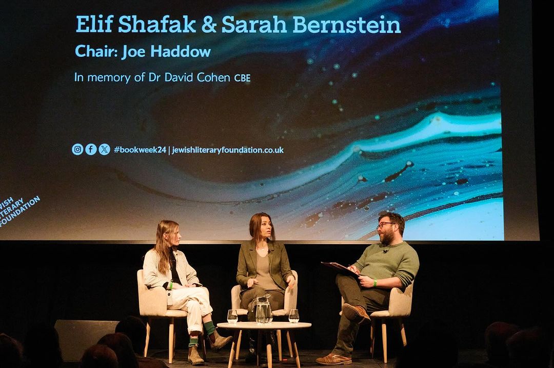KingsPlace's tweet photo. Photos from the first weekend of @jlfbookweek 💫📚

The festival continues until this Sunday with plenty more brilliant conversations, performances, debates and workshops.

Tickets: https://t.co/56BkOABRGJ

📸 Adam Lawrence

#BookWeek24 https://t.co/2lGNyGPgX2