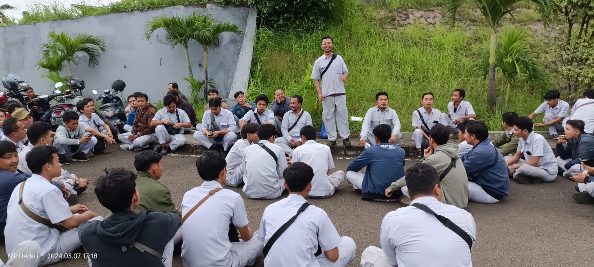 puk_omron's tweet photo. Jelang Ramadan, PUK SPAMK FSPMI PT. Sokonindo Automobile Lakukan Konsolidasi Anggota https://t.co/8okFZW4meZ https://t.co/gtGTQ8OaVy
