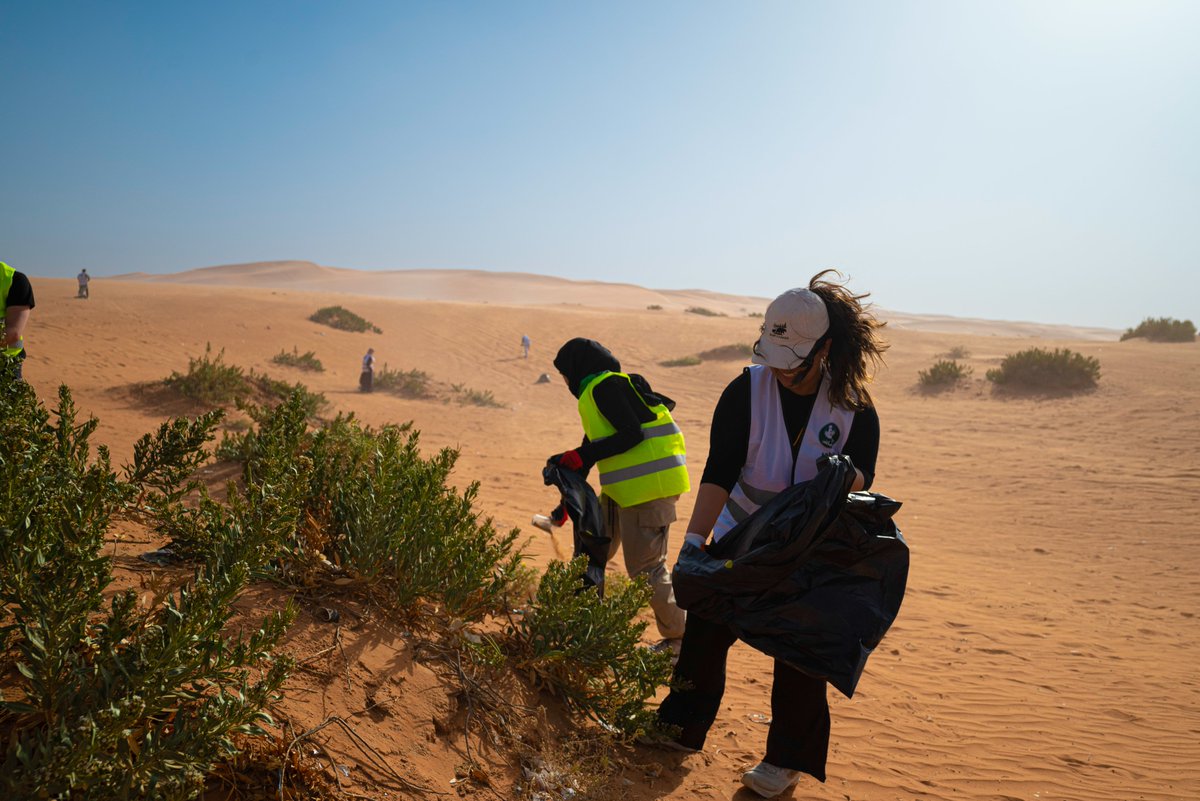 GreenTeamMSA's tweet photo. On Saturday Feb 24th, a group of 102 @MSA_AU students from @Alfaisaluniv joined us in cleaning up Lake Khararah! A special thanks to @Amanatalriyadh for making this event possible. 

Together, we can make a difference! #Vision2030 #RiyadhGreenCleanUp #SustainableLiving 💚 https://t.co/m9a7GhWLPu