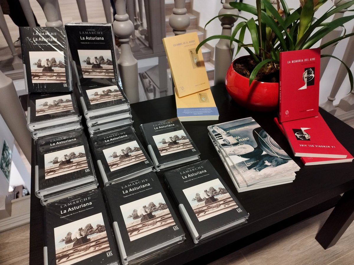 mataderounolib's tweet photo. Ahora mismo, Caroline Lamarche en nuestro Espacio Matadero. Estamos muy felices. 🖤

#azsa #asturianadezinc #metalurgia #industria #asturiesindustrial #memoriahistórica #mataderouno #oviedo #uviéu #oviedoescultura https://t.co/UAHjbcUq9c