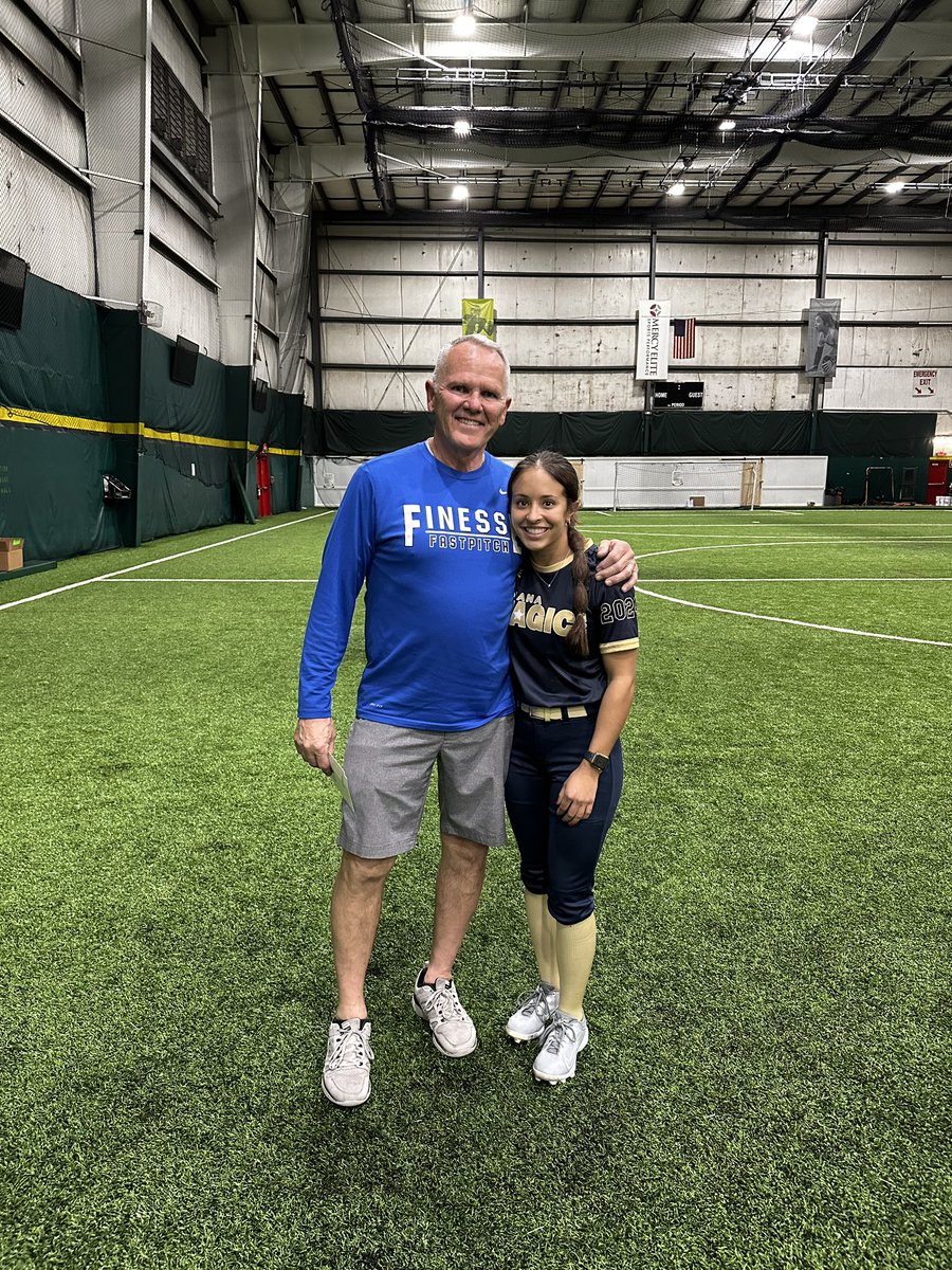 Sophie_Coll18's tweet photo. Had my last TWFC last night!! Always a fun time on Wednesday nights!! Thank you @donnysoftball &amp; @alec_lesko for everything you do!! @MagicGoldSB @Coach_MGriff @MSUEaglesSB https://t.co/fJxxSnJMiq