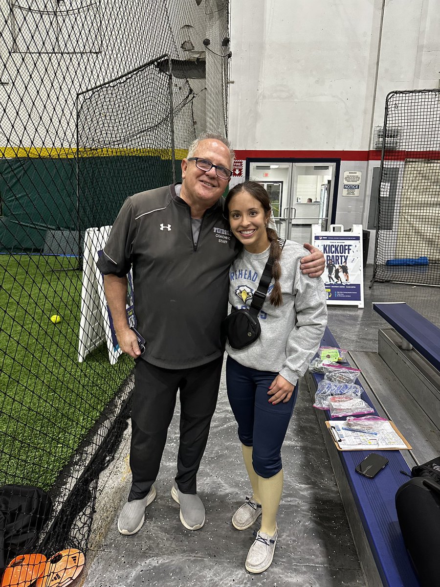 Sophie_Coll18's tweet photo. Had my last TWFC last night!! Always a fun time on Wednesday nights!! Thank you @donnysoftball &amp; @alec_lesko for everything you do!! @MagicGoldSB @Coach_MGriff @MSUEaglesSB https://t.co/fJxxSnJMiq