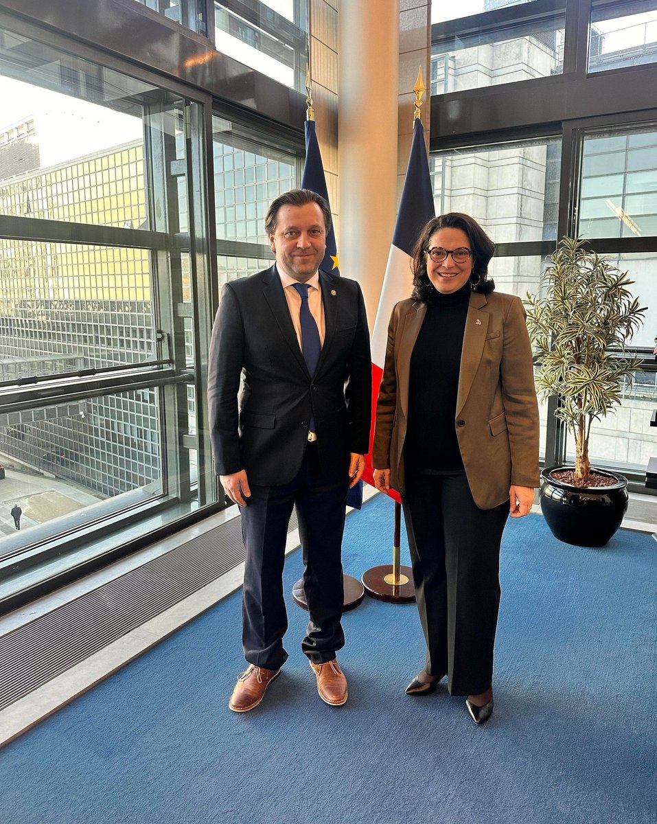 dumitru_alaiba's tweet photo. In #Paris today, I had a productive meeting at the Ministry of Economy, Finance, Industrial and Digital Sovereignty with State Secretary for Digitalization, @FerrariMarina73. Discussed #Moldova's digital transformation: 53% of public services are now online. https://t.co/u6oUb6ORjC