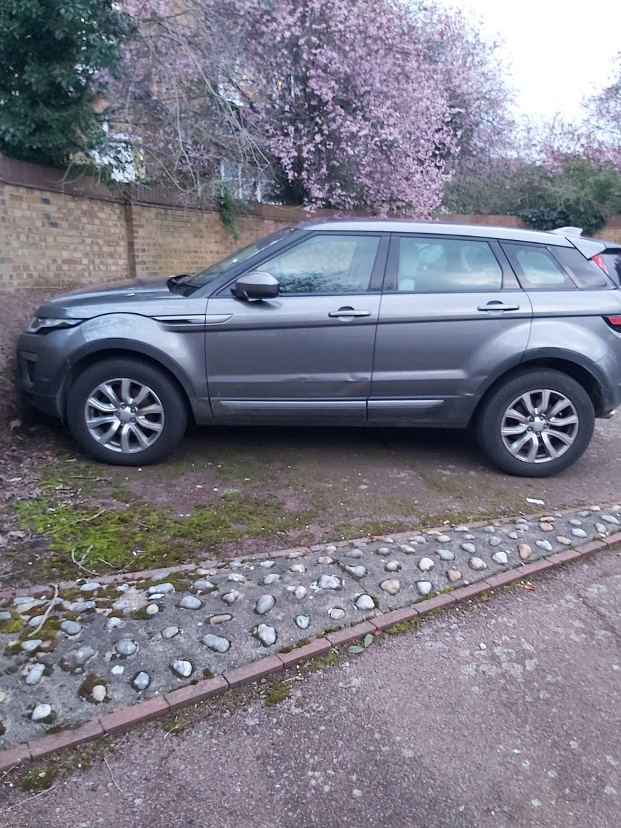 PCSO Mitchell located a stolen Range Rover Evoque on Knights Manor Way, Dartford following a call from a member of public. CAD 07-1065 AM #LockItOrLoeIt #KeppingDartfordSafe