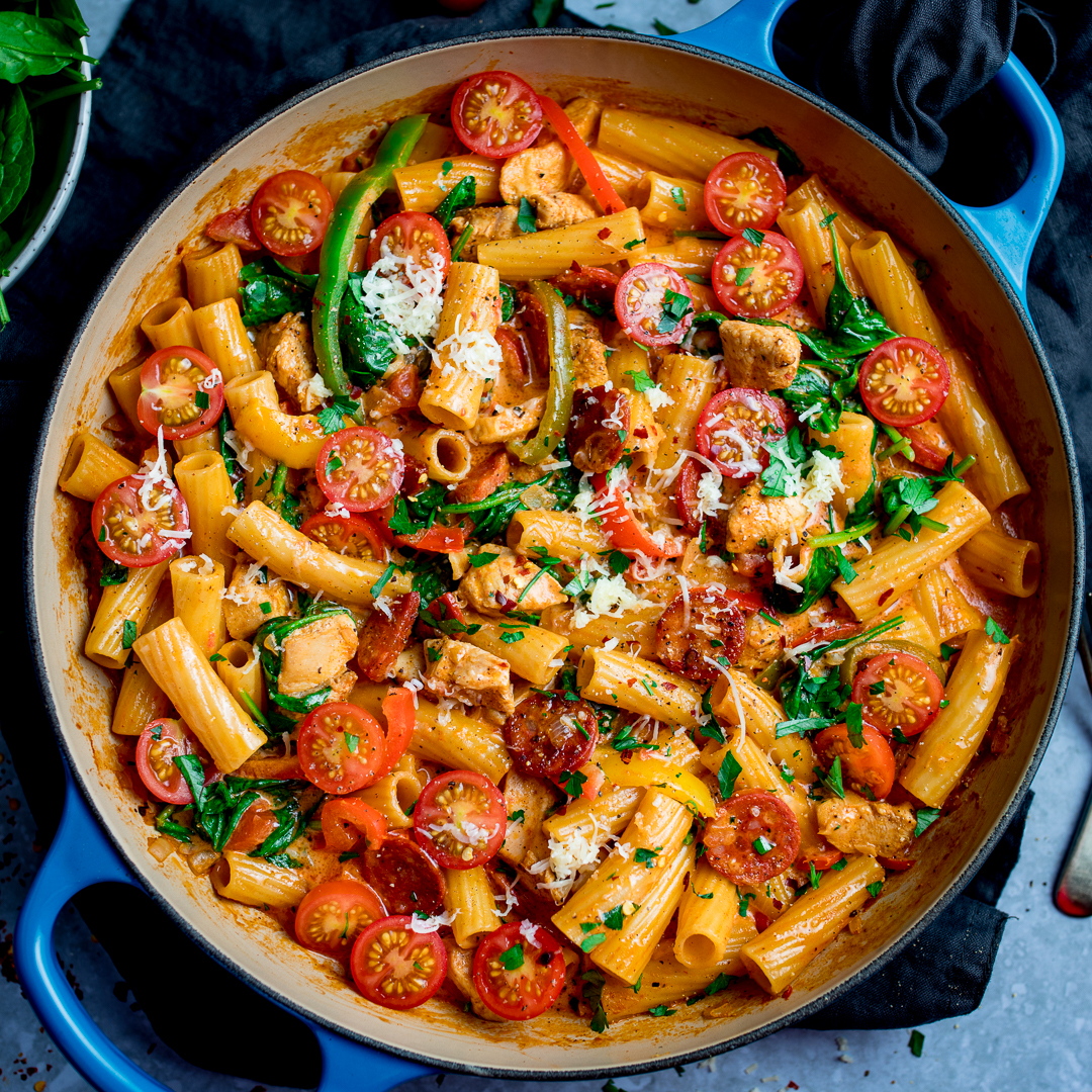 This Super quick and easy Cajun chicken pasta one-pot is a winner for the family dinner table. 😋
Cajun spiced chicken in a creamy tomato sauce, I like to add plenty of veg such a spinach, peppers and fresh tomatoes too. 
kitchensanctuary.com/cajun-chicken-…

#familydinner #pasta #foodie