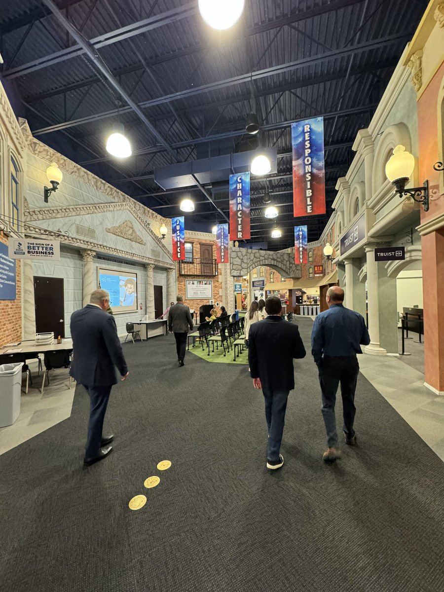 RobertMorcos's tweet image. Fun times today at the @JASouthFlorida Biztown Board Takeover Day. My group ran the @WPLGLocal10 station and it was great to see the students really enjoy the process - and of course our CFO execute payroll on time. 😀

#miami #juniorachievement #tech #IoT