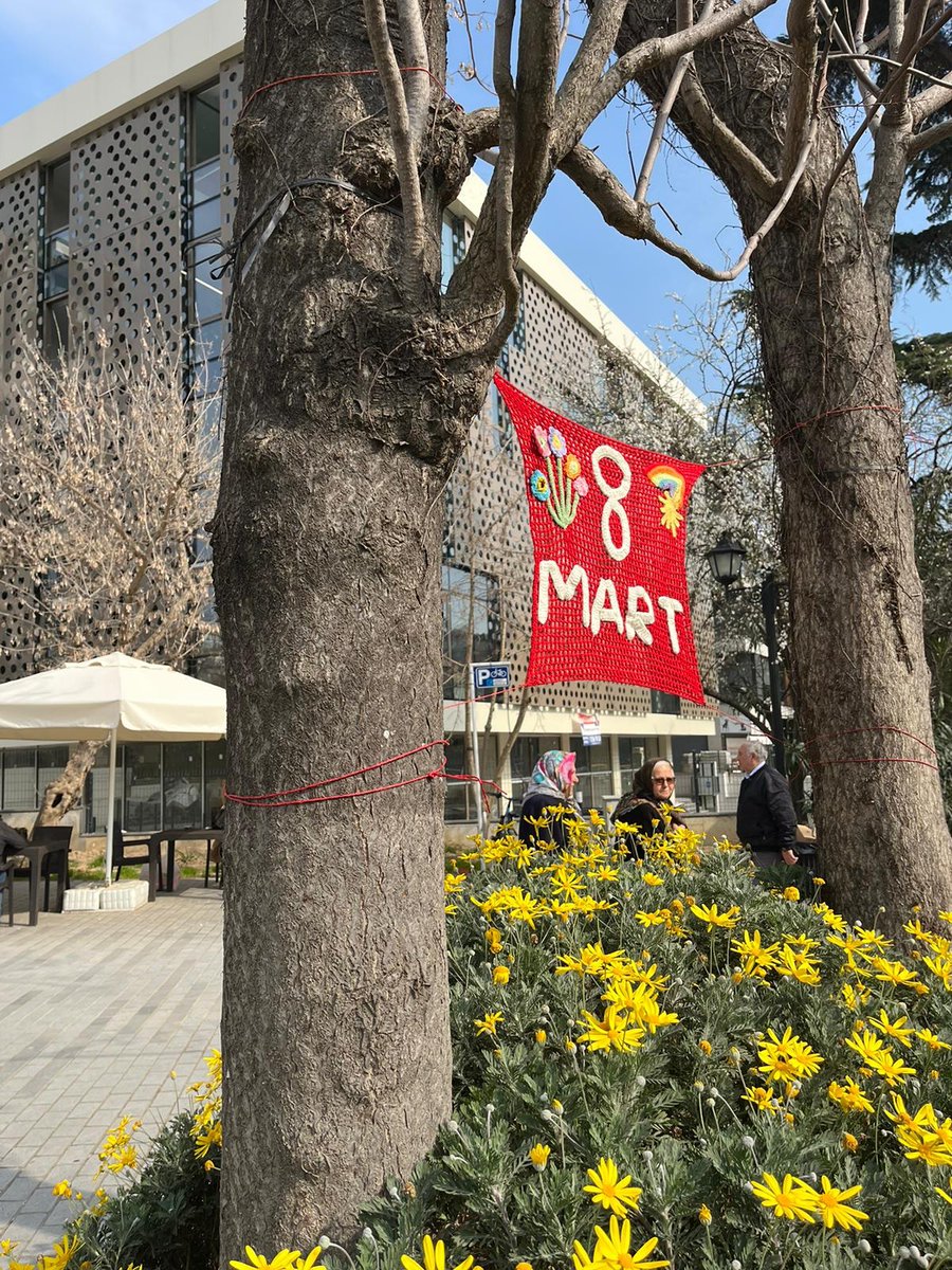 Kadınların birlik,dayanışma ve mücadele günü 8 Mart kutlu olsun. Dünyanın her yerinde ve ülkemizde hakları için mücadele eden kızkardeşlerimizi sevgiyle selamlıyoruz. Emeğimiz,bedenimiz,kimliğimiz bizimdir. 💜🌸👭 

#yaşasın8mart #yaşasınkadındayanışması #kadınlarbirliktegüçlü