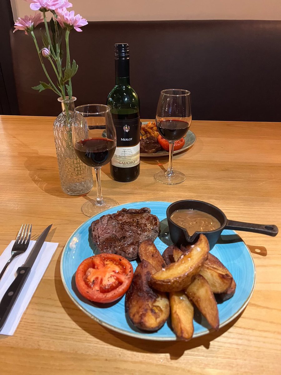 Thursday Night is Steak Night
Every Thursday between 5-9! Get a steak of your choice with a half bottle of wine or a pint for just £17.50! To book now call us at 01517099159 #liverpool #blackburnearms #steak #food #pub