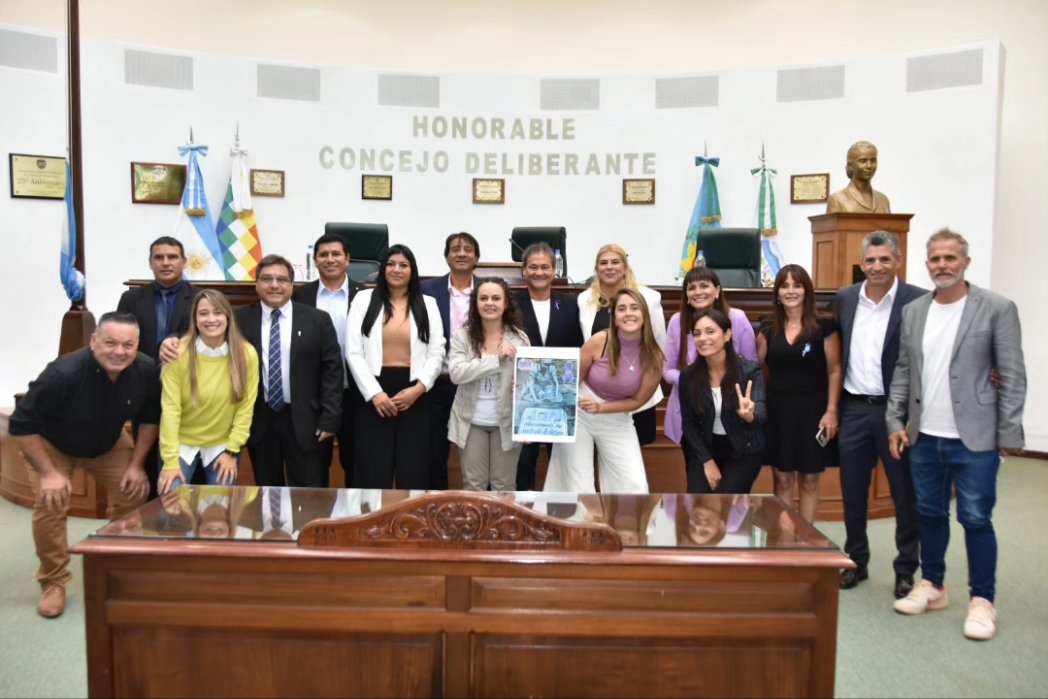RoaAndreaC's tweet photo. Orgullosa de formar parte de un proyecto, seguiremos trabajando con responsabilidad y compromiso por todos los vecinos de Malvinas Argentinas. 🤜🏻🤛🏻 

#HCDMalvinasArgentinas https://t.co/JspB1GpI3w